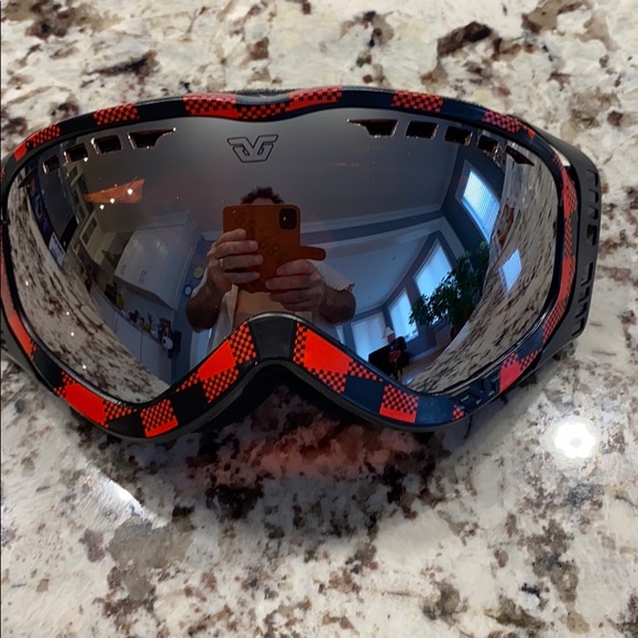 Gordini ski goggles brand new